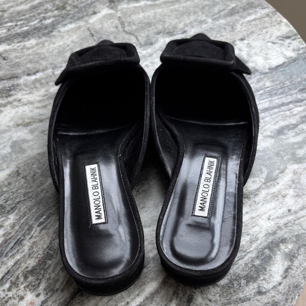 Manolo Blahnik Black Pointed Toe Mules - Picture 5 of 6